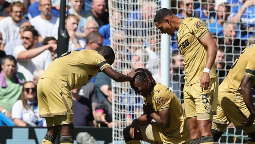 World champions Chelsea brought down to earth by Palace