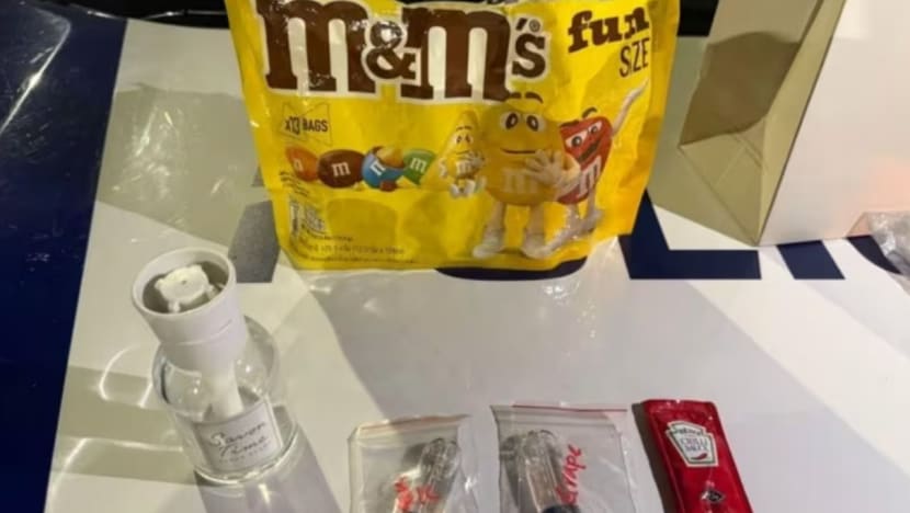 Lelaki ditahan, wanita disiasat dalam serbuan banteras vape di Tampines dan Grange Road