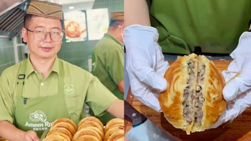  Bekas guru dari China kini jual roti daging lembu tradisional halal di SG
