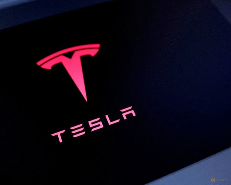 Lemonade to cut insurance rates for Tesla drivers in endorsement of EV maker's software technology