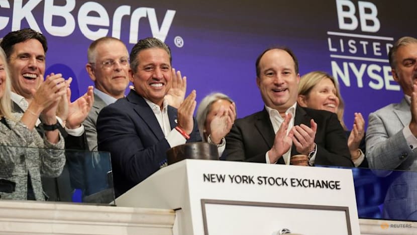 BlackBerry forecasts upbeat quarterly revenue, says turnaround complete