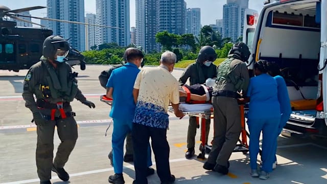 空军直升机国庆日出动 送海上船员紧急就医