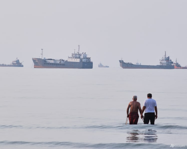 UN urges evacuation of 6,000 sailors stranded in Hormuz strait UN urges evacuation of 6,000 sailors stranded in Hormuz strait