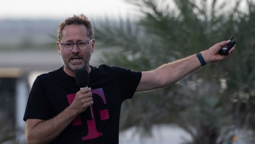 T-Mobile US boss set to leave post early, Handelsblatt newspaper reports T-Mobile US boss set to leave post early, Handelsblatt newspaper reports