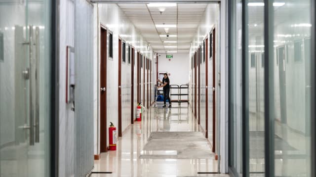 菲律宾突击中国人经营的离岸博彩中心 逮捕逾450人