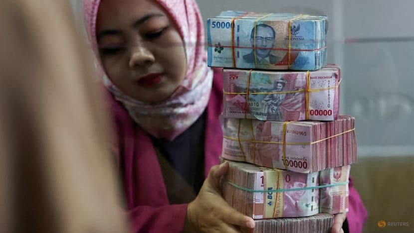 Bank Indonesia keeps rates steady, focuses on rupiah stability