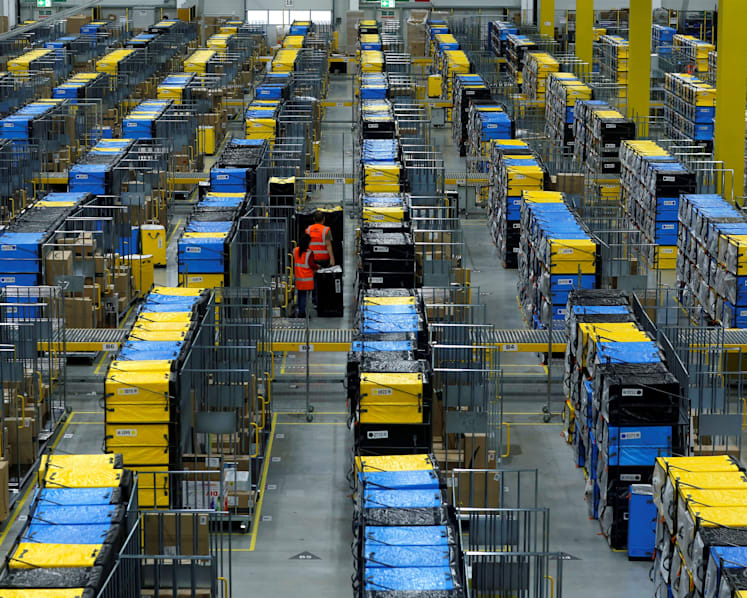 Over 2,100 job, training opportunities in logistics industry, mostly non-PMET roles: MOM