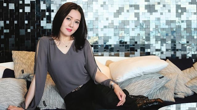 李丽珍素颜庆祝60岁生日，和爱女同框美成话题