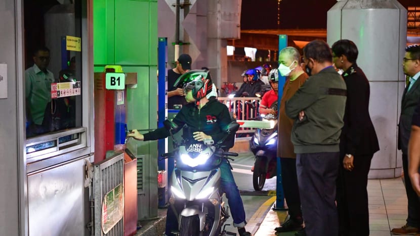 Malaysia to expand QR code clearance to cars and lorries at Johor land checkpoints next year Malaysia to expand QR code clearance to cars and lorries at Johor land checkpoints next year