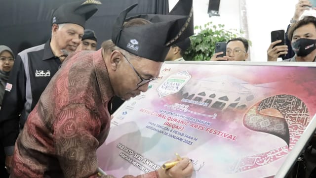 抗议瑞典政客焚烧可兰经 马国印刷百万本全球大发行