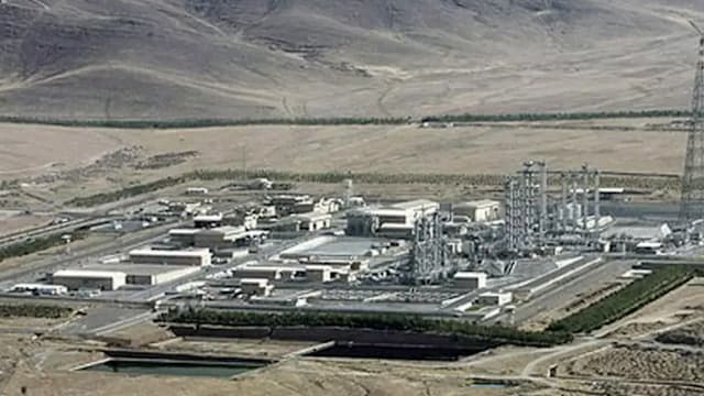 美以袭击伊朗核设施及重水反应堆 伊朗警告美以将付出代价