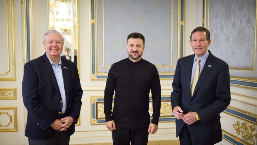 Ukraine keeps Russia guessing over talks, US senator warns Moscow of sanctions