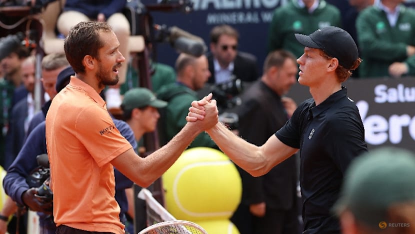 Record-breaker Sinner beats Medvedev to set up Italian Open final with Ruud