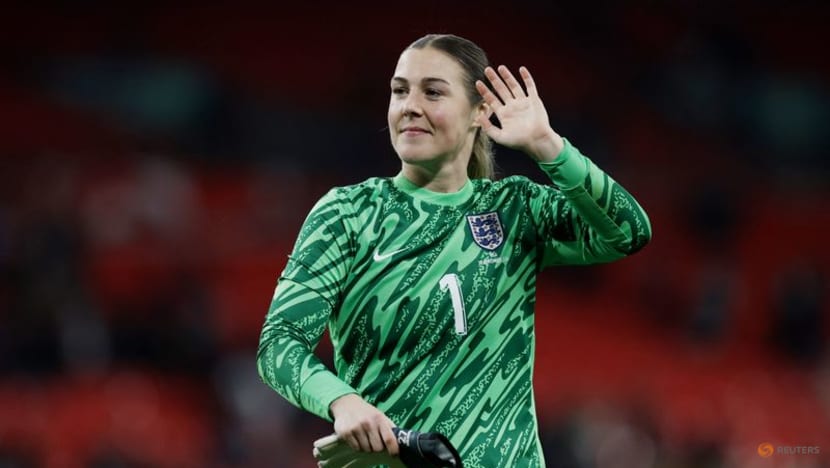 England keeper Earps in shock retirement ahead of women's Euros