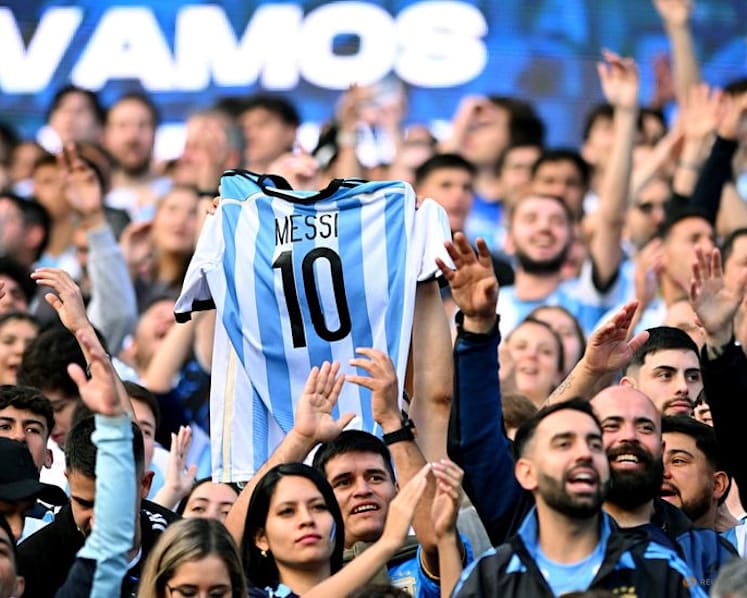 Teammates and fans bid emotional farewell to Messi ahead of Argentina finale