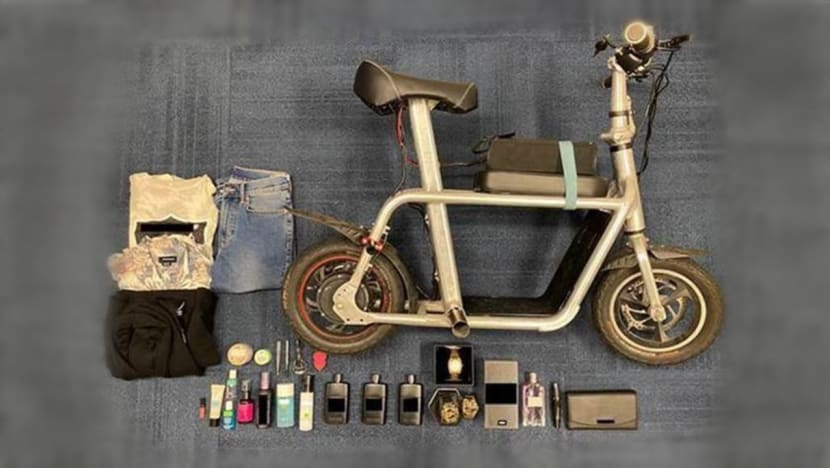 1 woman, 7 teenagers under investigation for allegedly spending S$15,000 on stolen credit card