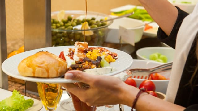 节庆自助餐贵精不贵多，3大聪明做法让你轻松、尽兴吃“回本”！