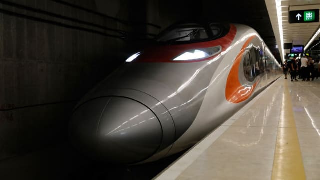 香港到四川成都高铁开通 全程约10小时