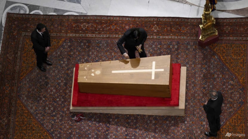 Throngs of mourners pay respects to Pope Francis in final hours of lying-in-state