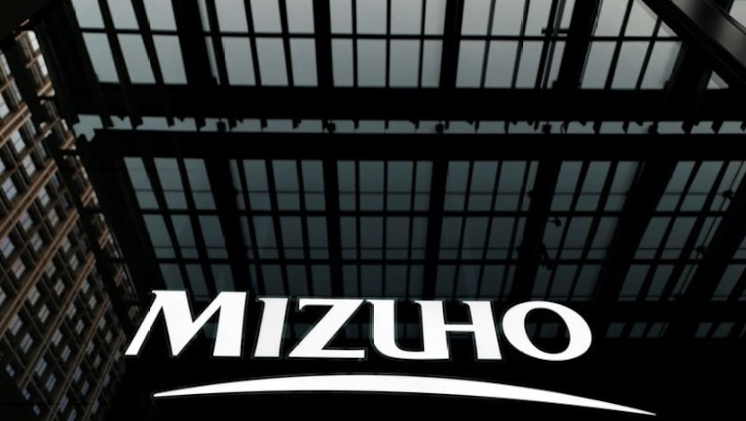 Mizuho posts 45% jump in first-quarter profit, raises annual forecast