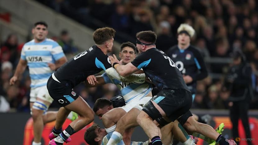 England survive Argentine comeback for 27-23 win