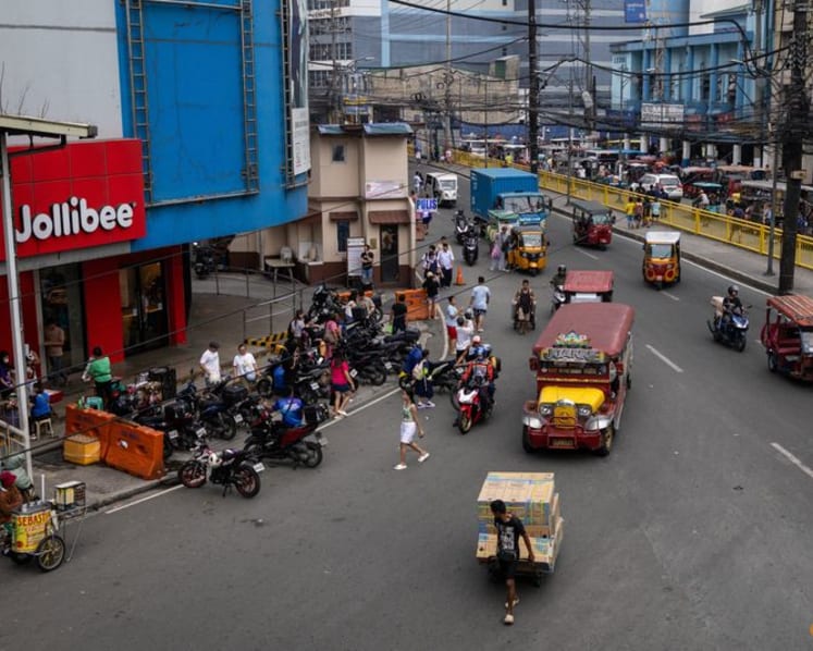 Jollibee says planning to pick Hong Kong over US to list international unit
