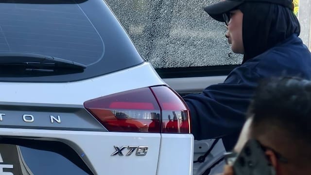 马国黑木山边境指挥官遇袭 座驾遭连开两枪