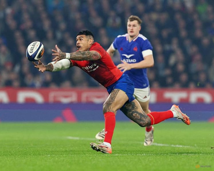 France stay in Six Nations charge with win over Italy