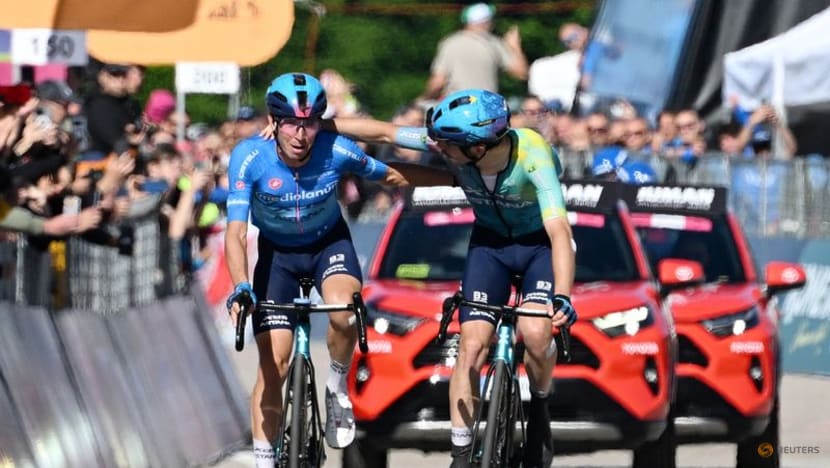 Scaroni wins stage 16 as Roglic pulls out on chaotic day at Giro