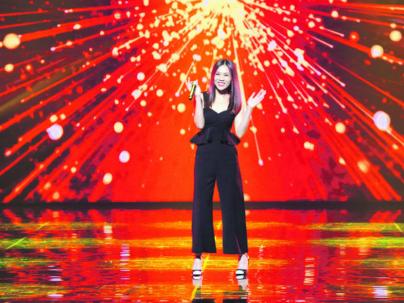 Tanya Chua at the President Star Charity on Sunday night. Doesn't she look happy? (Photo: Nuria Ling)