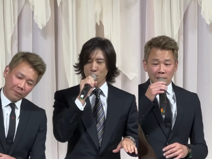 Wang Leehom and David Tao singing Forever Love at a wedding has netizens rolling their eyes
