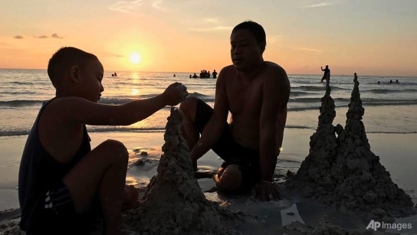 Philippine tourist sites reopen 'cautiously' as authorities confirm more than 2,600 new COVID-19 cases
