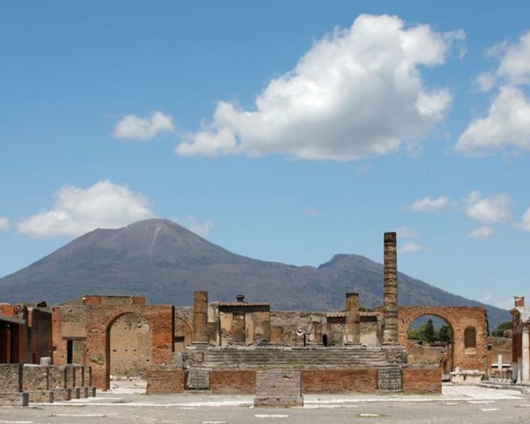 Scientists discover secrets of ancient Roman concrete at Pompeii