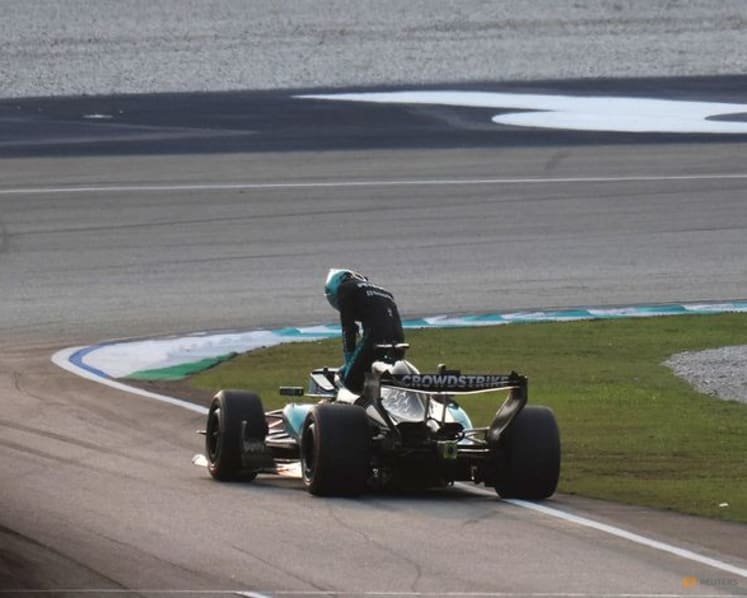 Russell's championship dreams hit by cruel power unit failure in Sepang