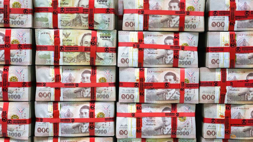 Thailand eyes measures on 'huge' gold trading amid baht surge