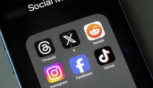 Menteri Meutya: Indonesia susul Australia batasi akses medsos anak mulai Maret 2026