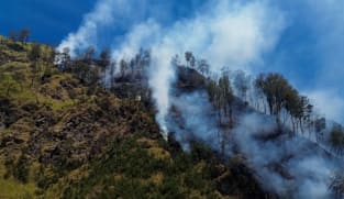 Indonesia akan benarkan semula pelancongan Gunung Bromo selepas 13 hari operasi padam kebakaran