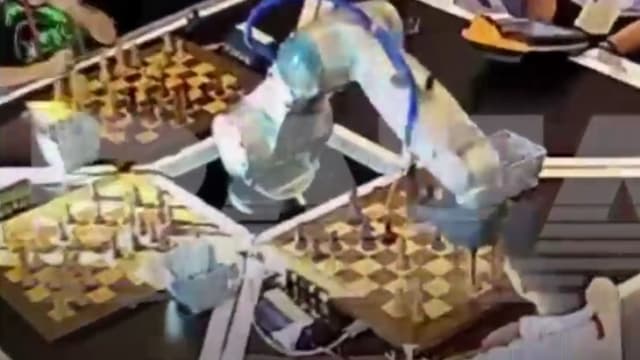 每周精选： 机器人夹断选手手指 人工智能是否安全？