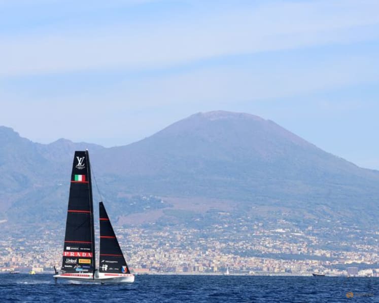 Sailing-America's Cup crews in run-up regatta