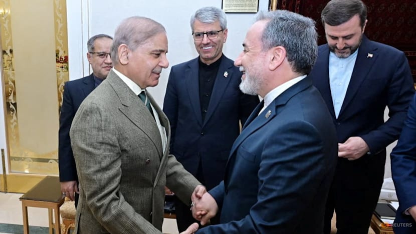 US-Iran peace hopes fade despite foreign minister's diplomatic push