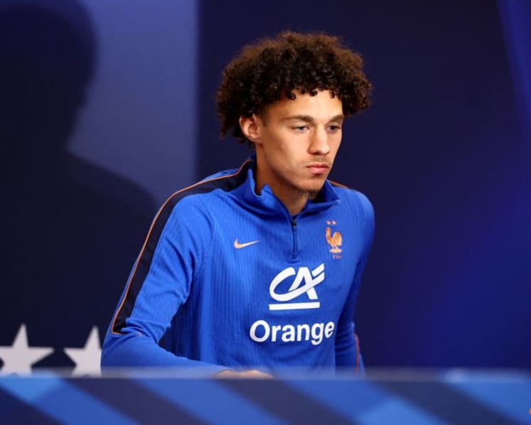 PSG sign France midfielder Akliouche from Monaco