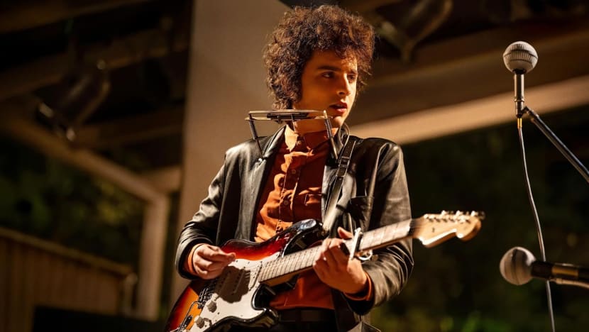 Sinopsis film A Complete Unknown: Biopik Bob Dylan sarat cinta, musik, dan kontroversi