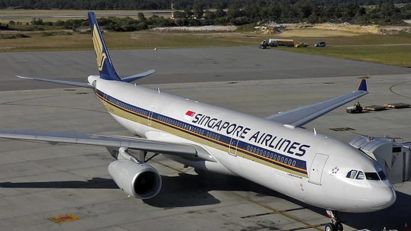 SIA plane with 284 on board hits aerobridge at Changi Airport