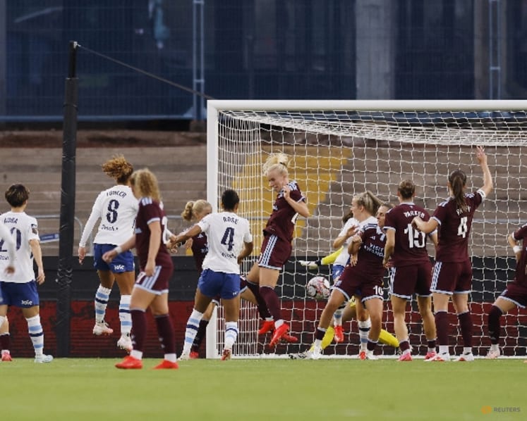 Manchester City hammer Aston Villa to go top of WSL