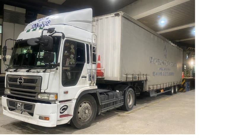 Nearly 6kg of kratom leaves seized at Woodlands Checkpoint, 5 arrested Nearly 6kg of kratom leaves seized at Woodlands Checkpoint, 5 arrested