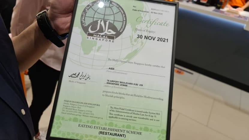 MUIS mahu gunakan kaedah digital untuk tingkatkan ciri keselamatan sijil Halal: Masagos MUIS mahu gunakan kaedah digital untuk tingkatkan ciri keselamatan sijil Halal: Masagos