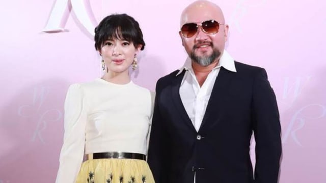 刘真父母罕露面道别舞　辛龙缺席原因曝光