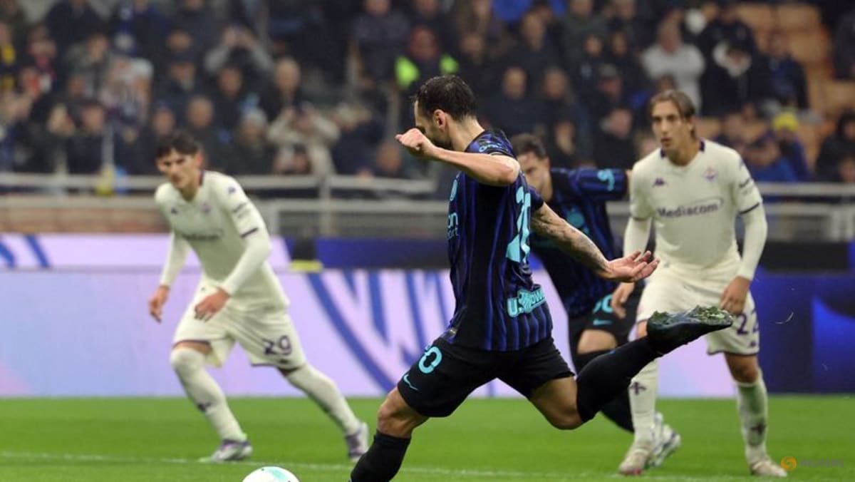 Calhanoglu double fires Inter to 3-0 win over struggling Fiorentina