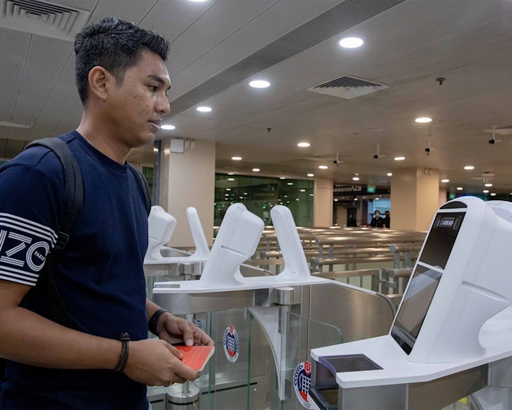 Residents can pass through S'pore immigrations without using passports from 2022