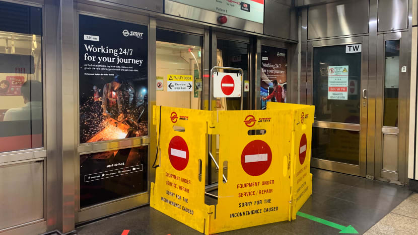 Fault causes platform screen doors at Braddell MRT Station to stay open as trains moved in and out
